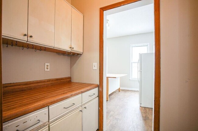 Building Photo - 193 Beech St