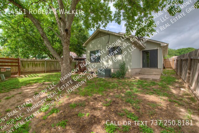 Building Photo - 14551 Robert I Walker Blvd