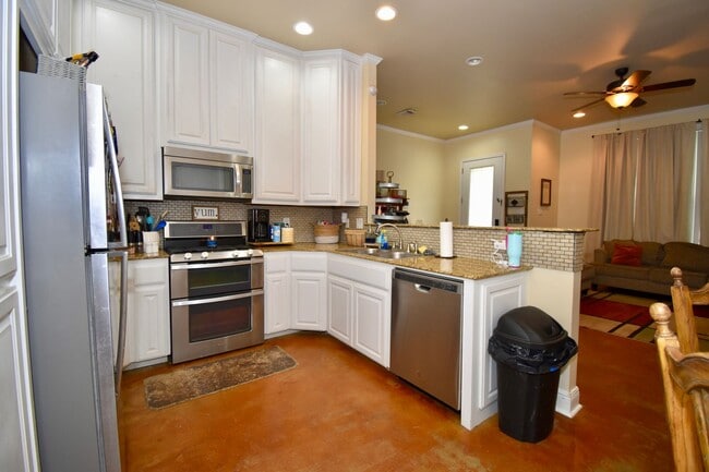 Building Photo - 3 Bed, 2 Bath Home in Ruston