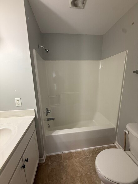 Building Photo - 9084 Haileys Pond Dr