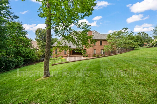 Building Photo - 7 Crooked Stick Ln