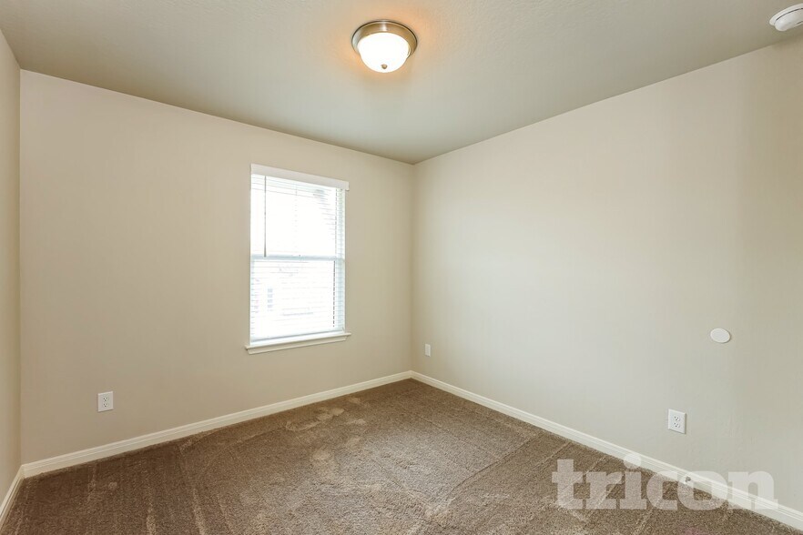 Building Photo - 5807 Nyla Wy