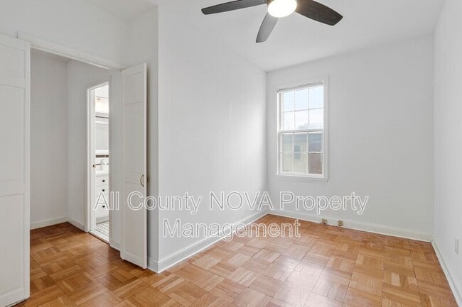 Building Photo - 123 E St SE