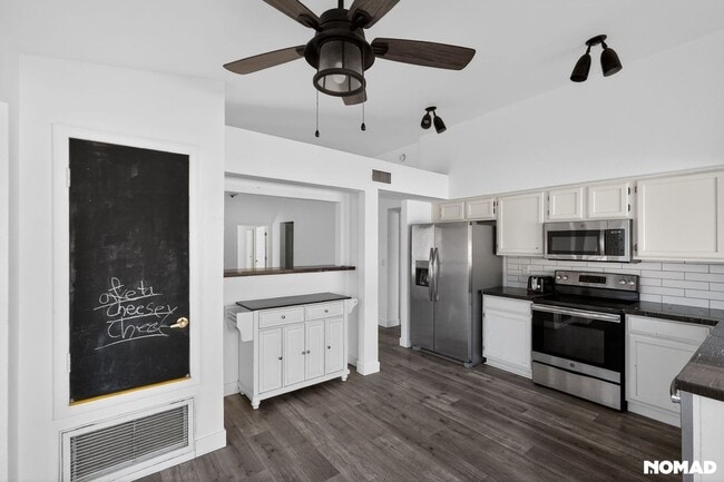 Building Photo - 4640 E Piedmont Rd