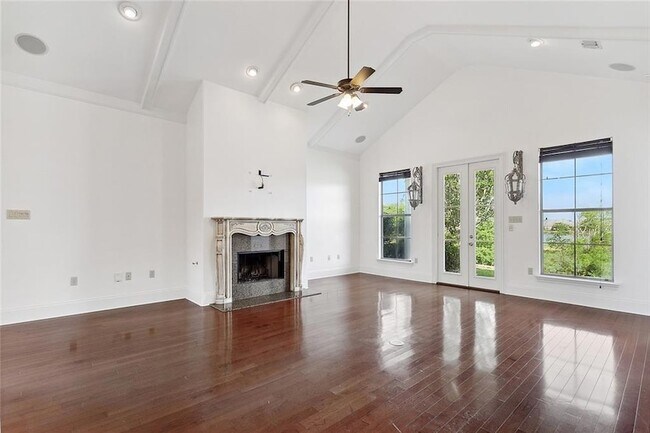 Building Photo - 109 Grand Champions Ln