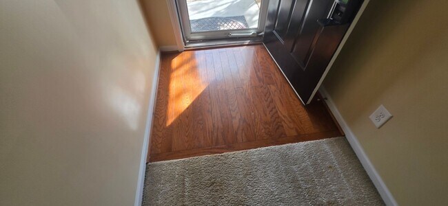 Building Photo - ****** $200 OFF FIRST FULL MONTH OF RENT!! ******