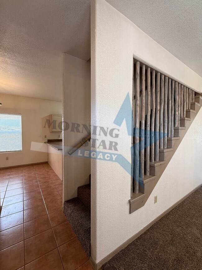 Building Photo - Cute Townhouse in Desirable Area- Close to...