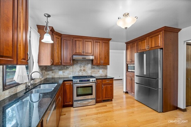 Building Photo - 13831 S Mallard Dr