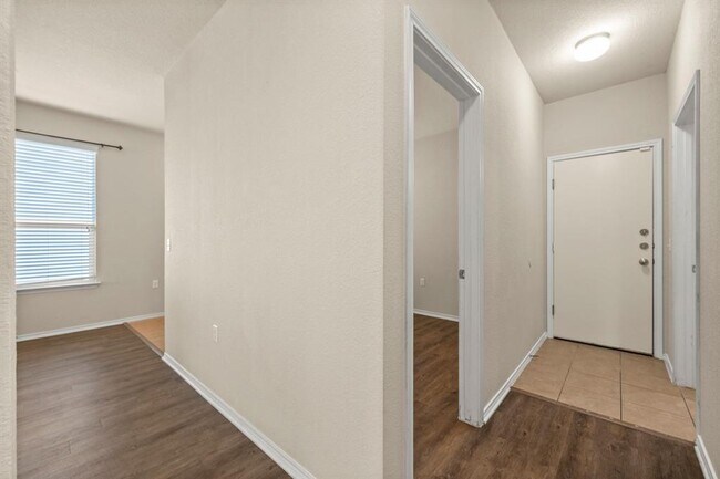 Building Photo - 5704 Levenwood Ln