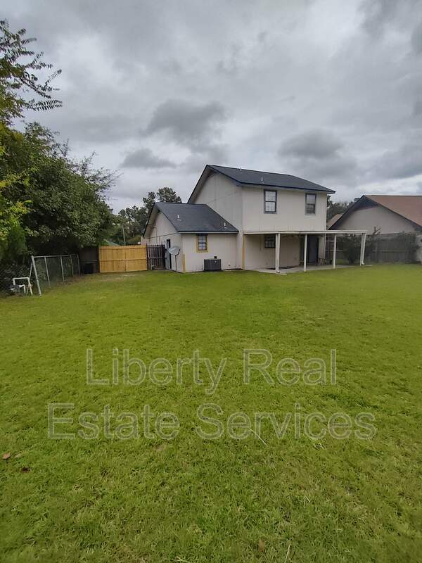 Building Photo - 709 Edgewood Ct