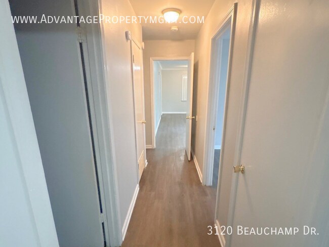 Building Photo - 3120 Beauchamp Dr