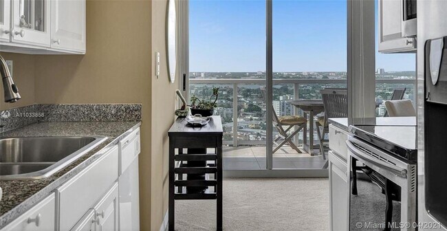 Building Photo - 7330 Ocean Terrace