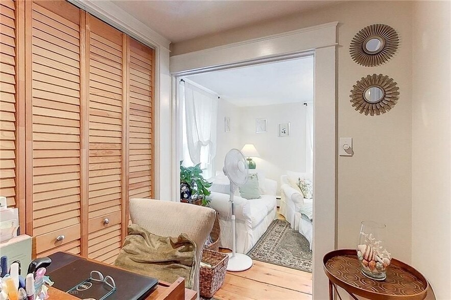 Building Photo - 36 Church St