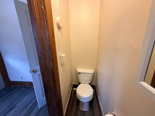 Building Photo - 4 Bedroom, 1.5 Bath Home – North East Grand Rapids