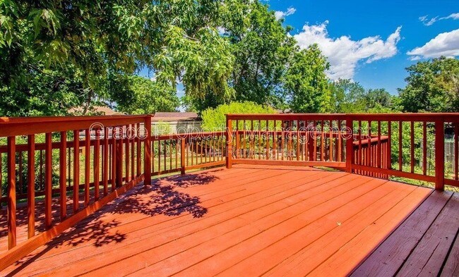 Building Photo - 1557 S Salida Way