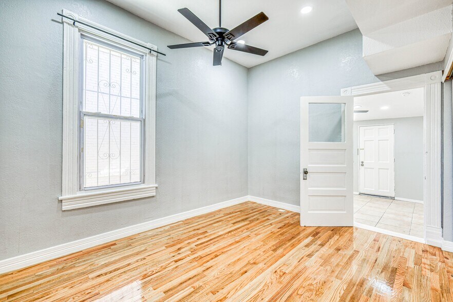 Building Photo - 1123 N El Paso St