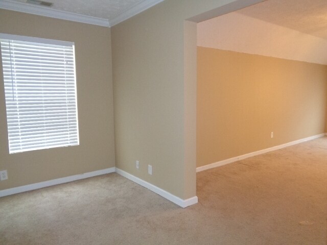 Building Photo - 2320 Hayward Ln