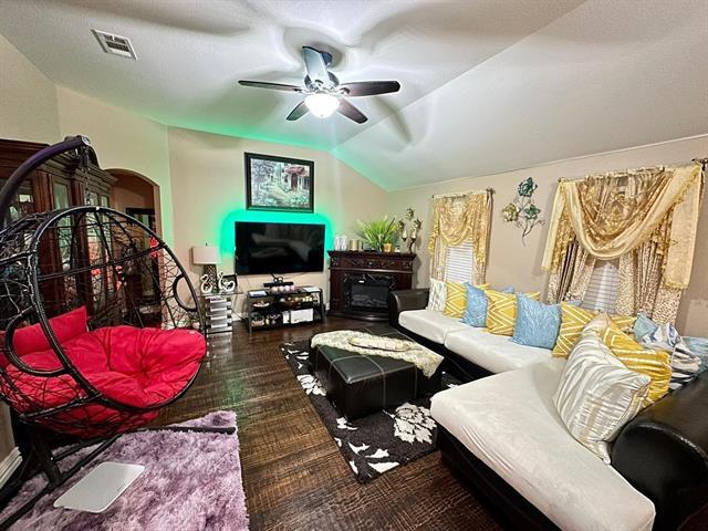 Building Photo - 4650 Stonewall Cove