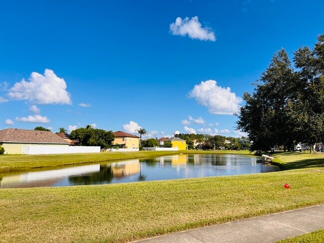 Building Photo - Beautifully Updated 3 bedroom 2 bath home ...