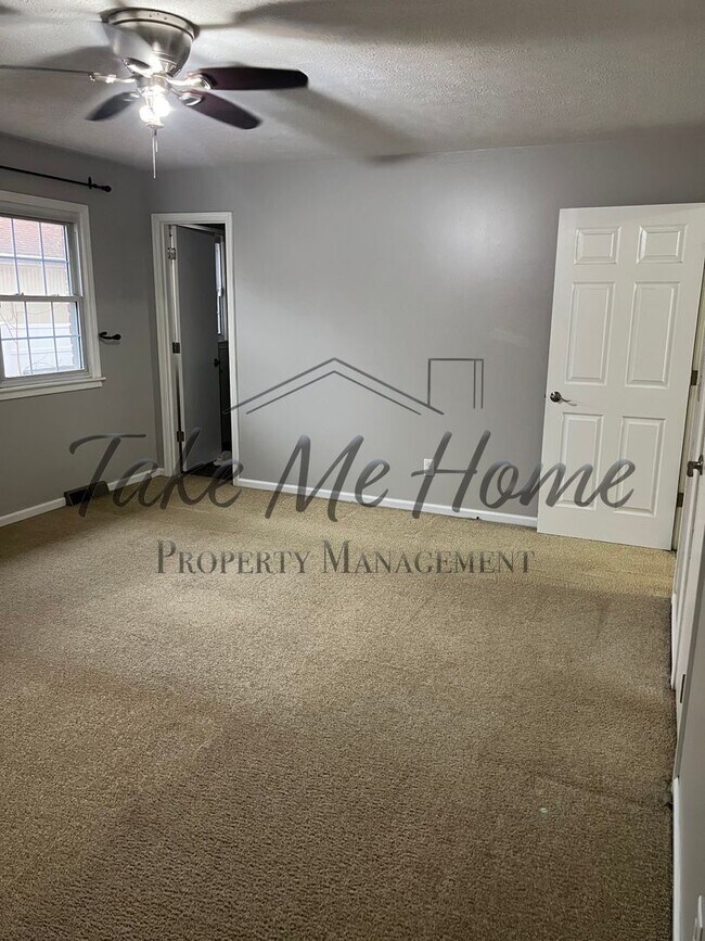 Building Photo - 3 Bedroom Basement Home in Kickapoo District!