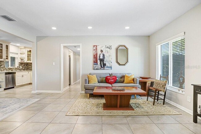 Building Photo - 6703 N River Blvd