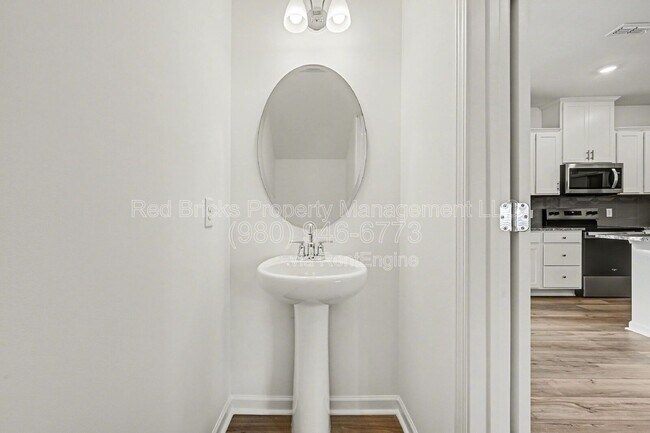 Building Photo - 2124 Cobble Ct