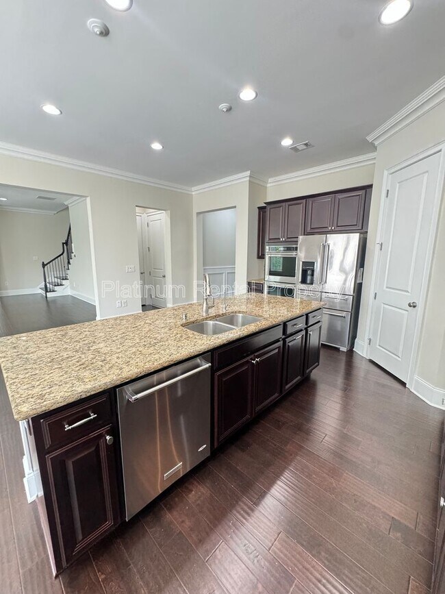 Building Photo - 3578 Strath Dr