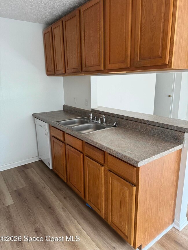 Building Photo - 421 Mercury Ave SE