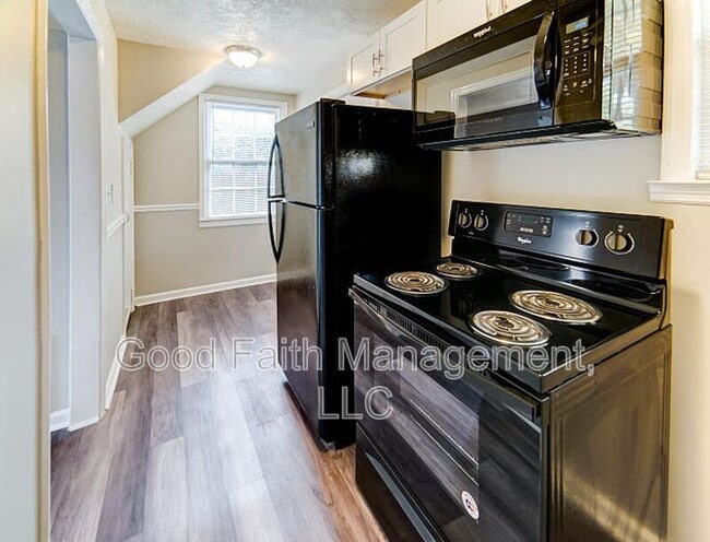 Building Photo - 1007 Hogan St