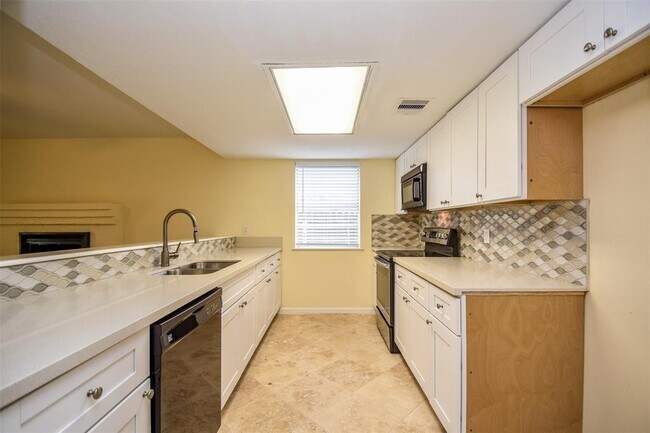 Building Photo - 2110 Whiteback Dr