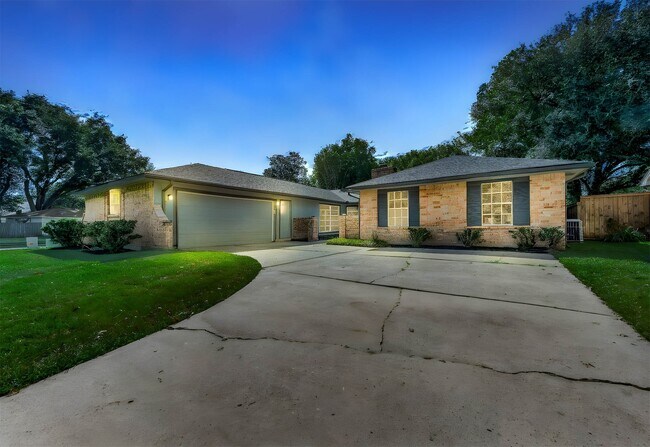 Building Photo - 3430 W Creek Club Dr
