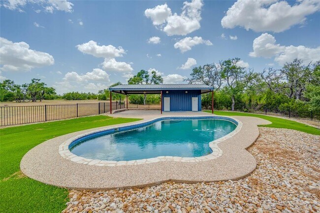 Building Photo - 3850 Bell Springs Rd