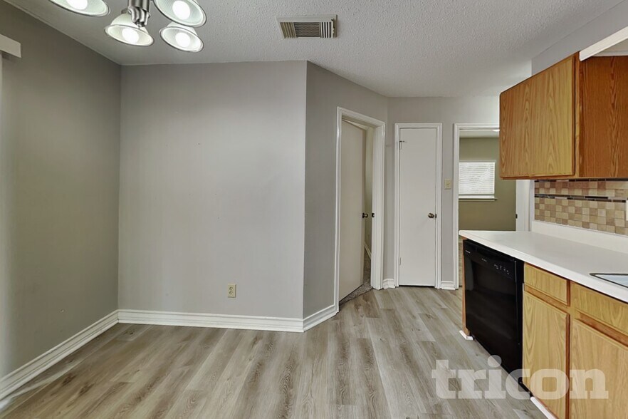 Building Photo - 9503 Arcade Ridge