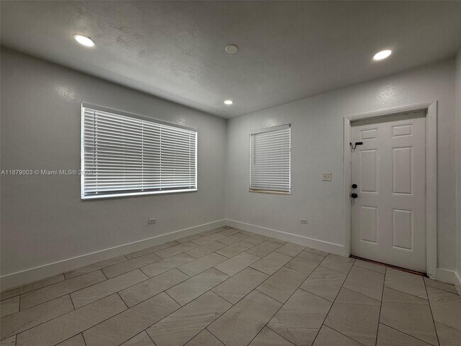 Building Photo - 600 NW 116th Terrace