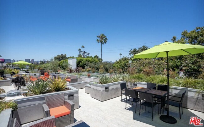 Building Photo - 2336 Westwood Blvd