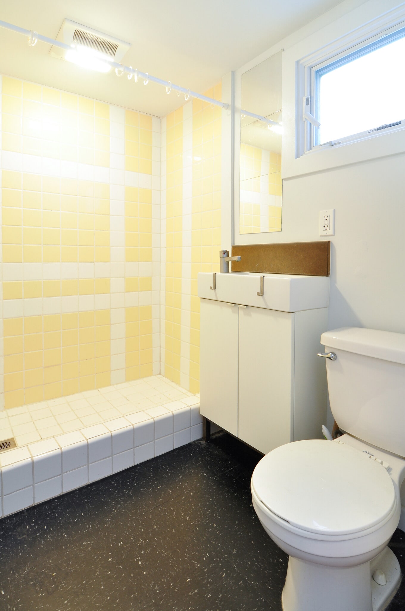 Building Photo - 3365 C St