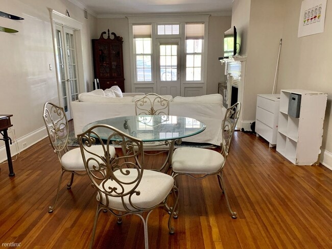 Building Photo - 3 br, 2 bath House - 39 University Circle #2