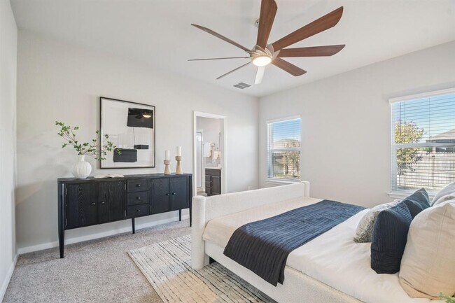 Building Photo - 1801 Fairhaven Gtwy