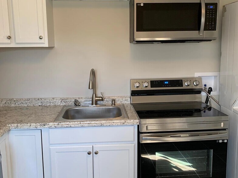 Building Photo - 663 Stevenson Rd