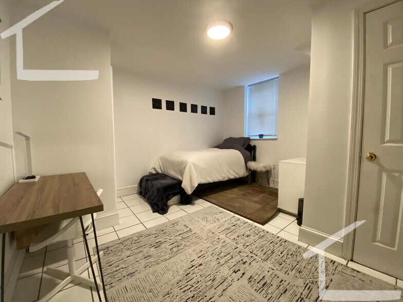 Building Photo - 6 Sewall St