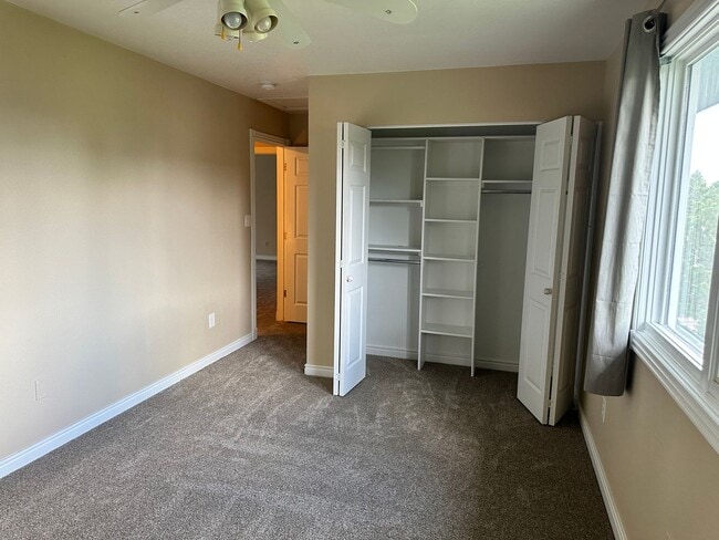 Building Photo - 802 Colony Ct