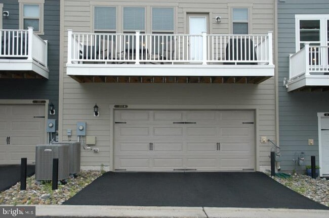 Building Photo - 1705 Cottonwood Grove Rd