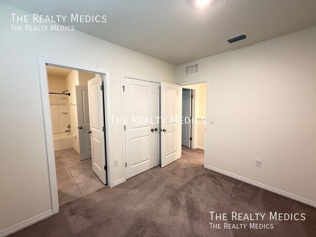 Building Photo - 5338 Dragonfly Dr