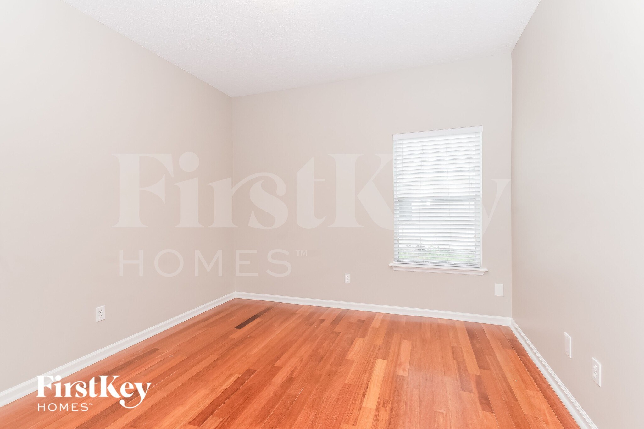 Building Photo - 2970 Thorncrest Dr