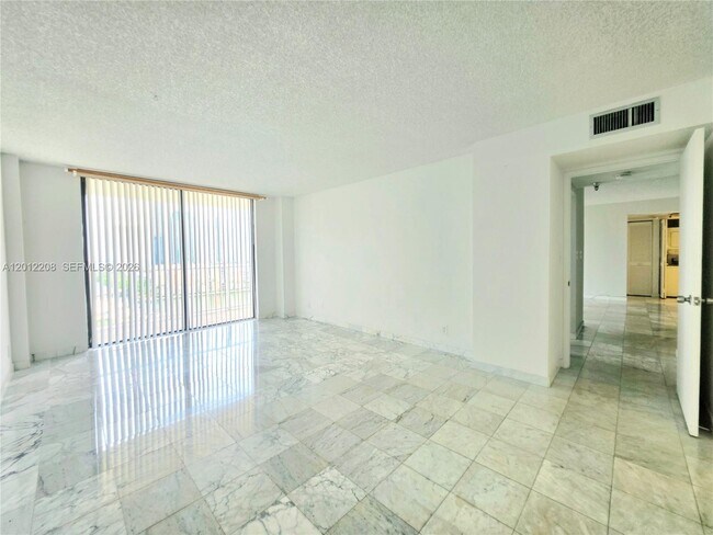 Building Photo - 290 174th St