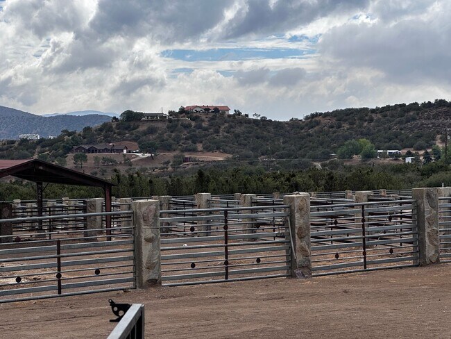 Building Photo - AVB2