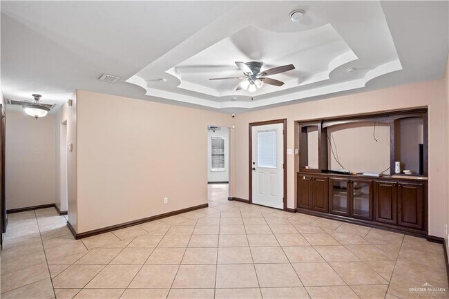 Building Photo - 307 Silverado Dr E