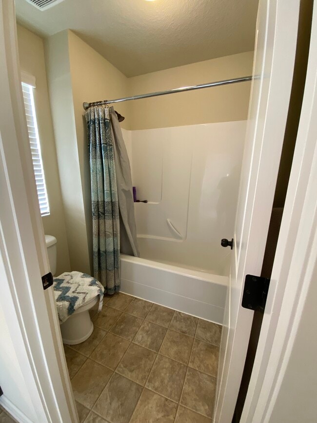 Building Photo - 10030 NW Bartlett Loop