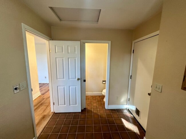 Building Photo - Beautiful 4-Bedroom Home with Stunning Vie...