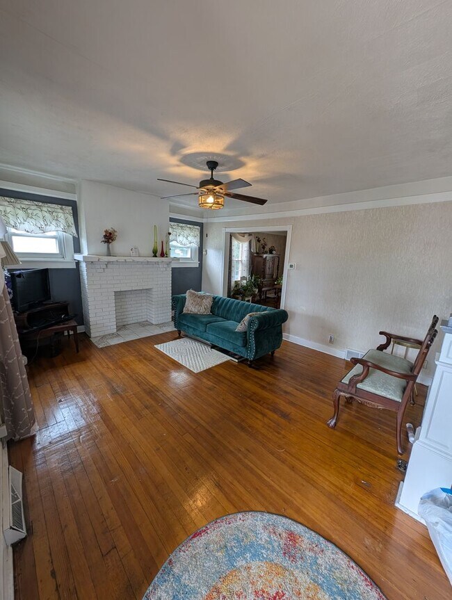 Building Photo - 3 Bed/1 Bath Home for Rent -- $300 CREDIT AVAILABLE